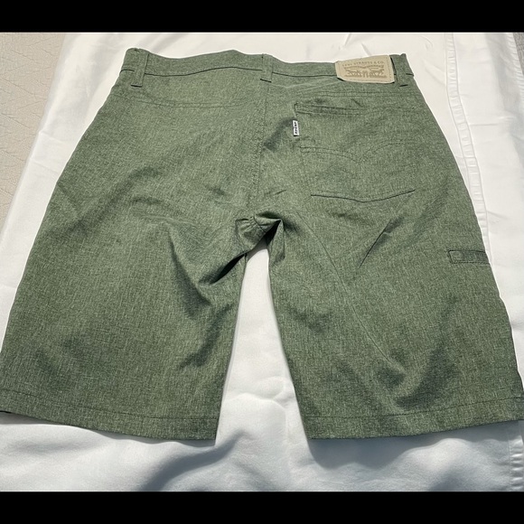 Levi’s 511 Slim Stretch Short Green Size 30 - Picture 2 of 2
